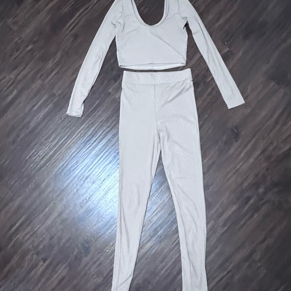 Cream Set - Picture 2 of 5